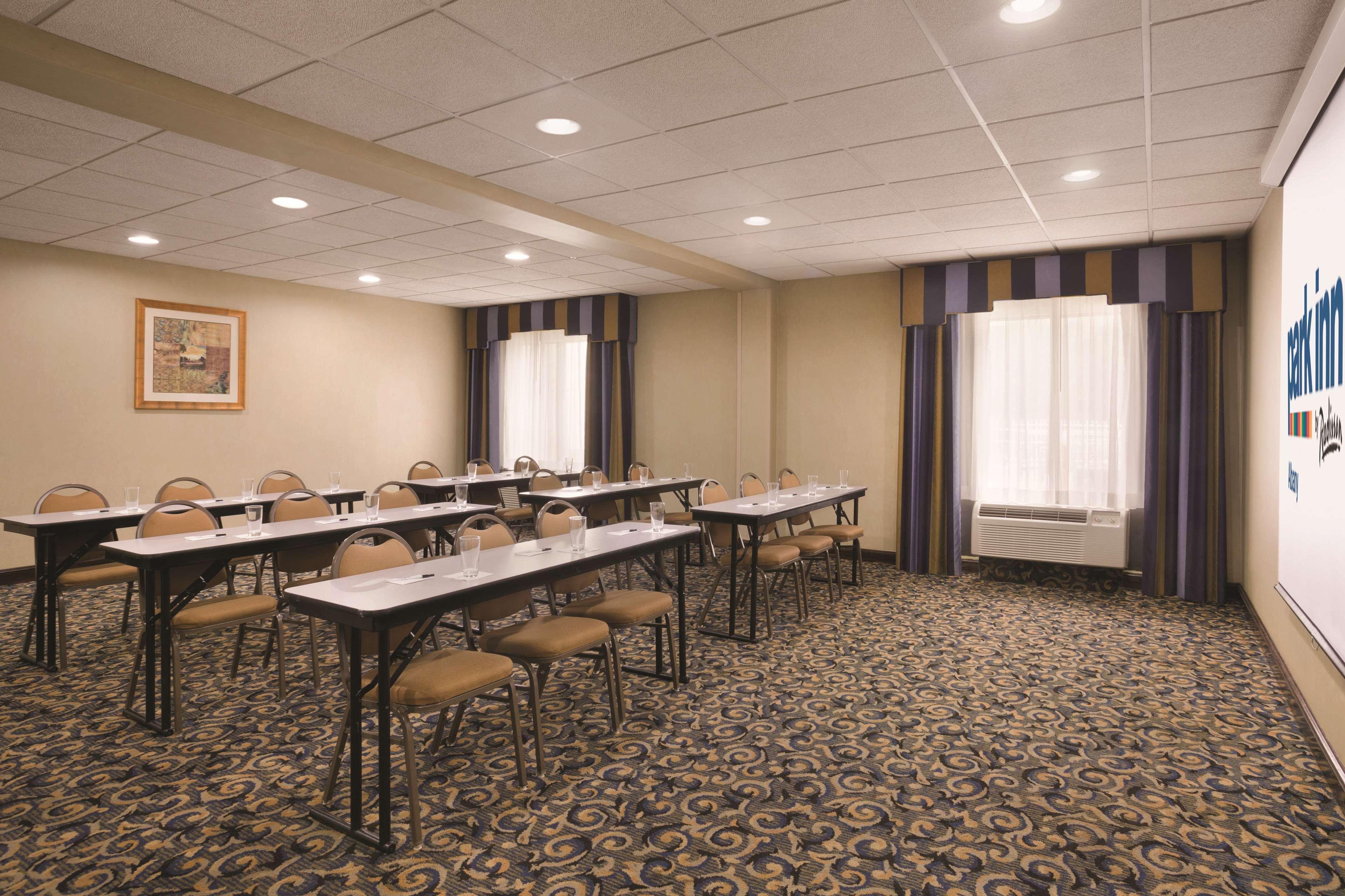 Park Inn By Radisson Albany Exterior photo